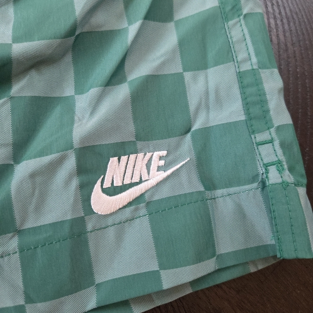 Nike Mens Green Checkered Woven Shorts FN3098-365 Small New Athletic Workout Gym